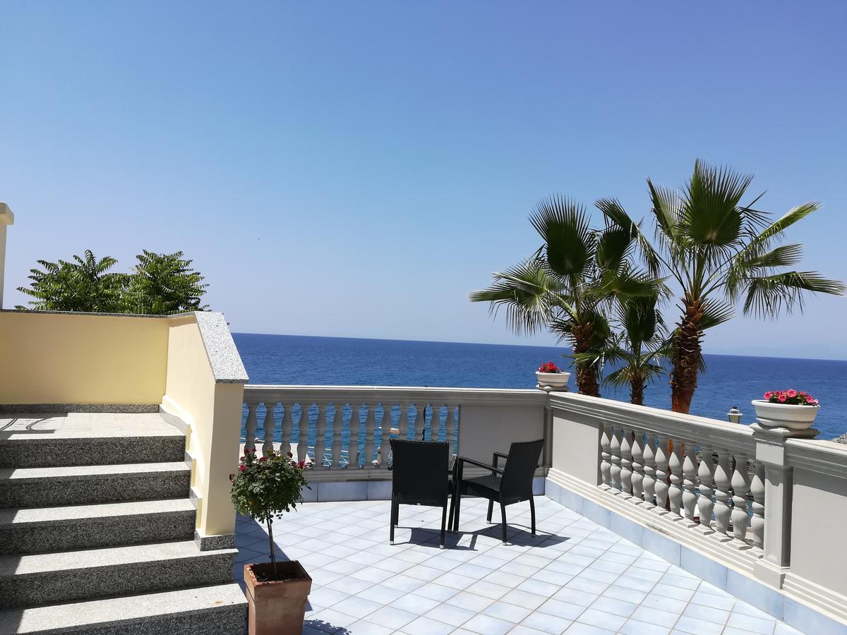Caletta Del Porto Bed & Breakfast Diamante Bagian luar foto